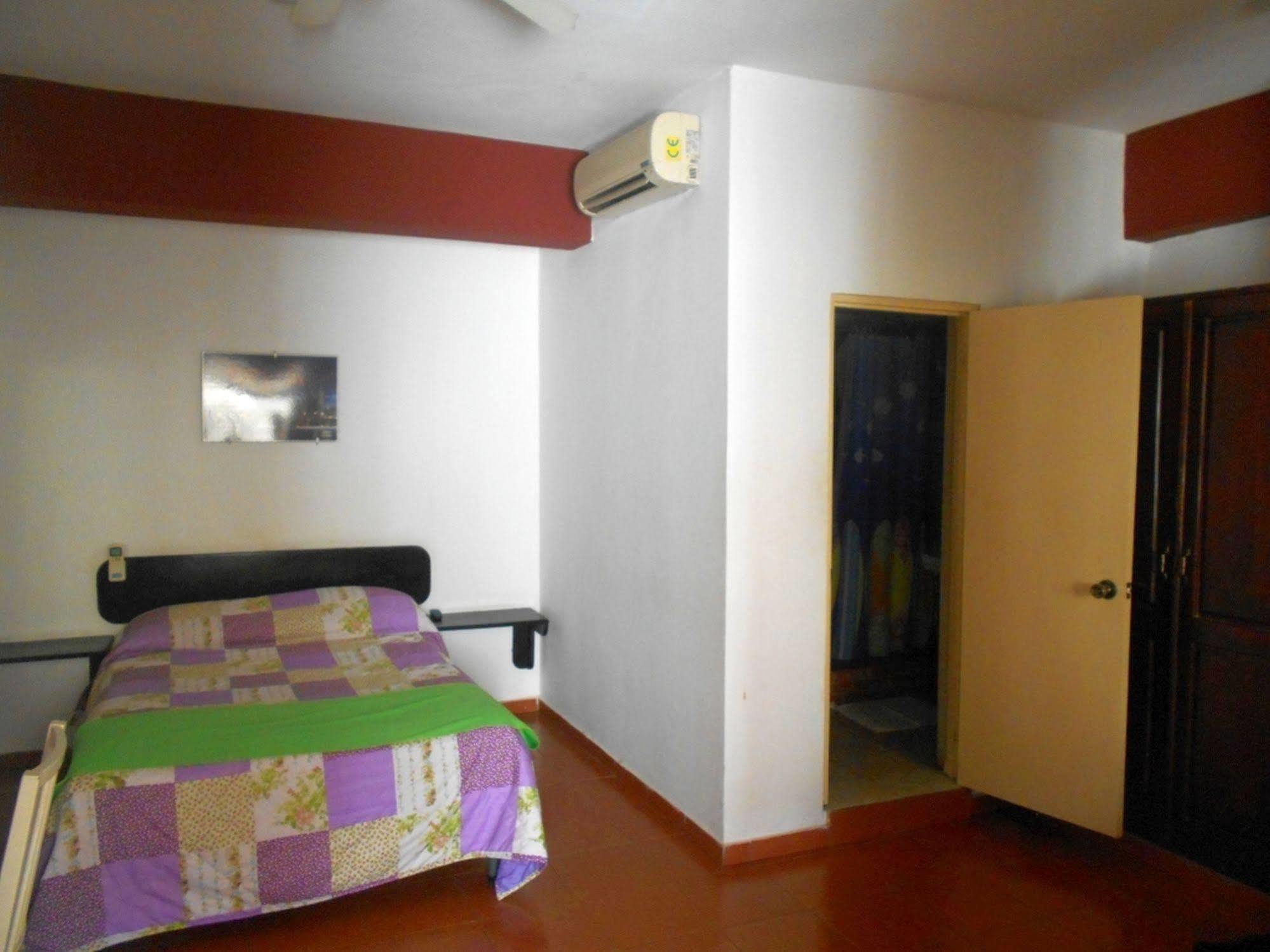 Hostal Condo-Parque Santo Domingo Kültér fotó