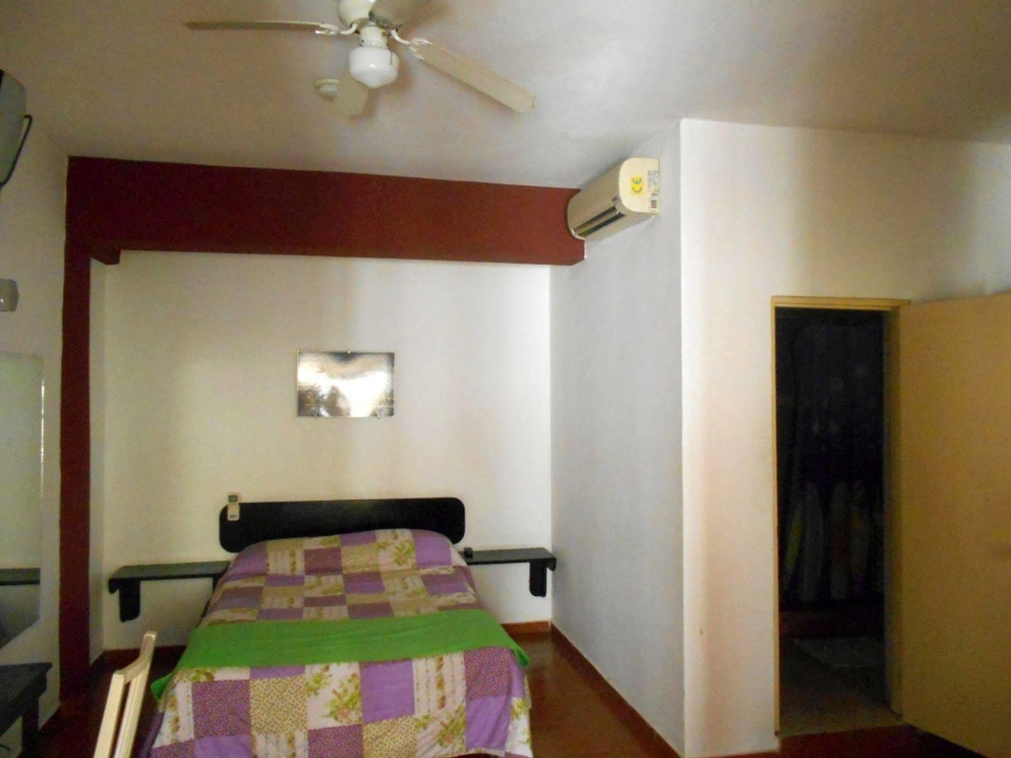 Hostal Condo-Parque Santo Domingo Kültér fotó
