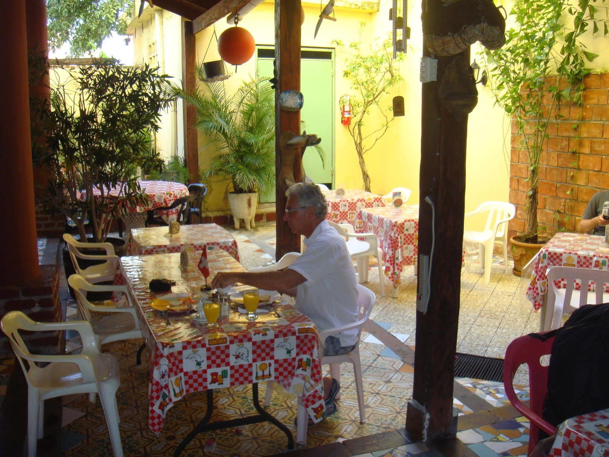 Hostal Condo-Parque Santo Domingo Kültér fotó