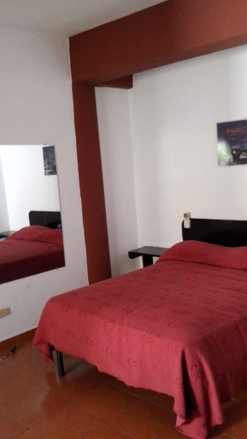 Hostal Condo-Parque Santo Domingo Kültér fotó